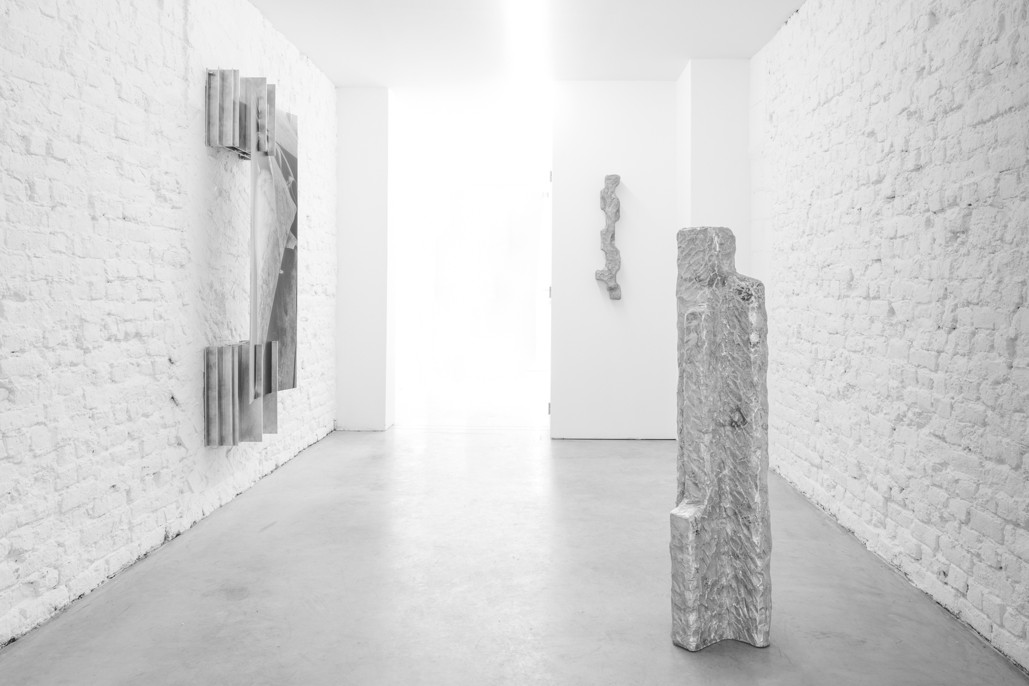 MONOCHROME / BRAM VANDERBEKE & SYBREN VANOVERBERGHE