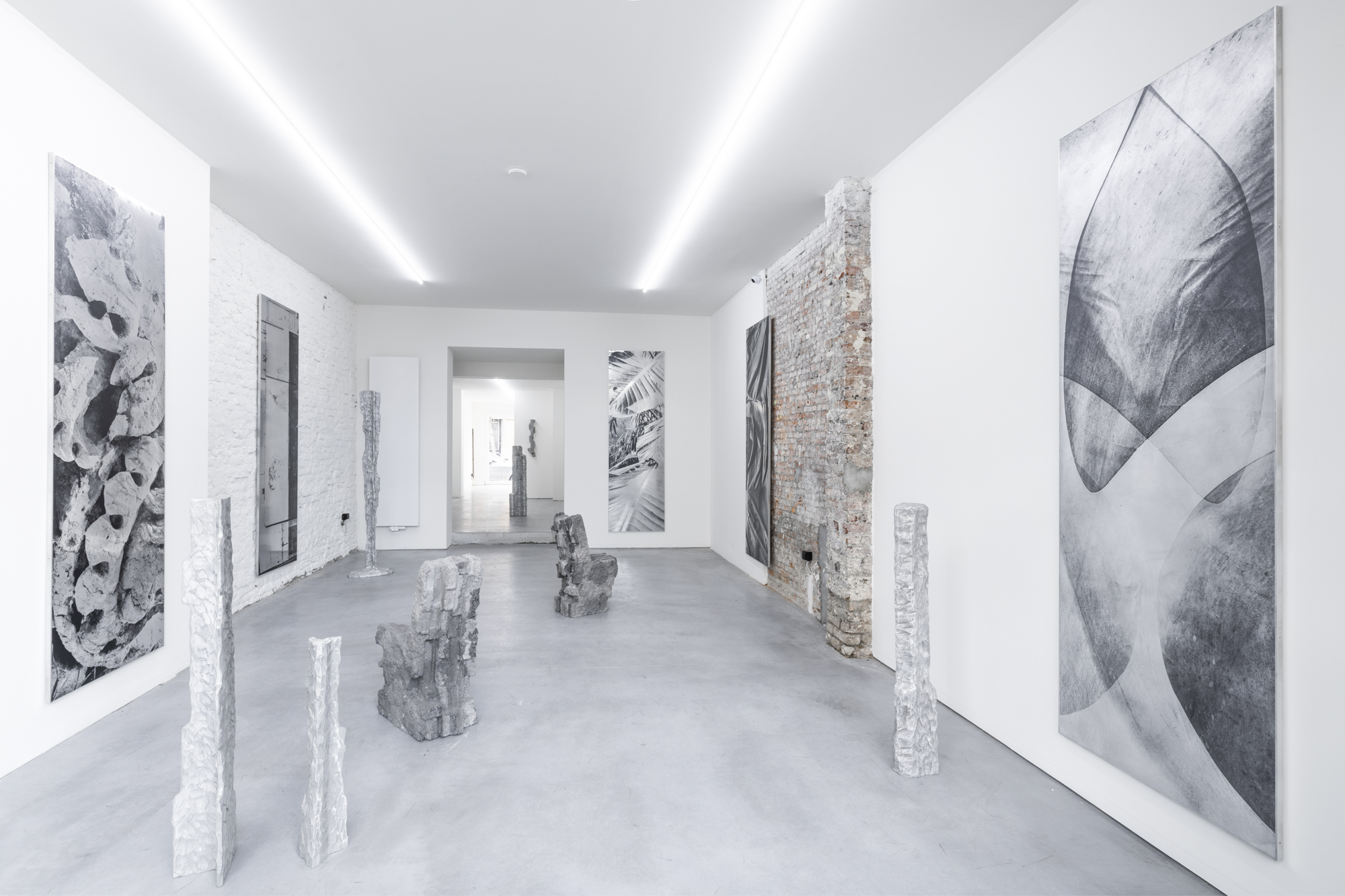 MONOCHROME / BRAM VANDERBEKE & SYBREN VANOVERBERGHE